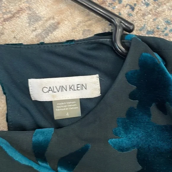 Pristine condition Calvin Klein green velvet Dress!!! - Picture 2 of 2